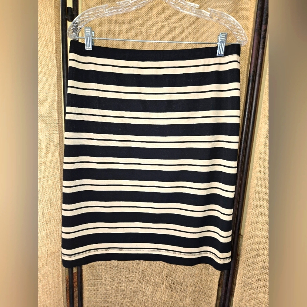 Women's Grace Elements Black and Cream Stripe Skirt Size Large